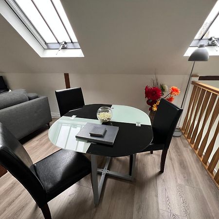 Glastonbury Secret Retreat - 1 Bd Split-Level Apt, Sleeps 3 المظهر الخارجي الصورة