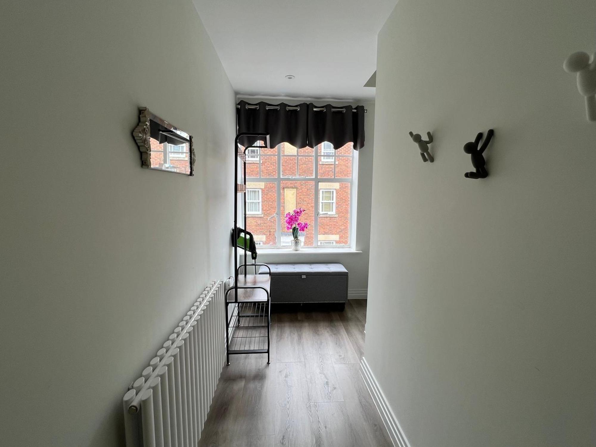 Glastonbury Secret Retreat - 1 Bd Split-Level Apt, Sleeps 3 المظهر الخارجي الصورة
