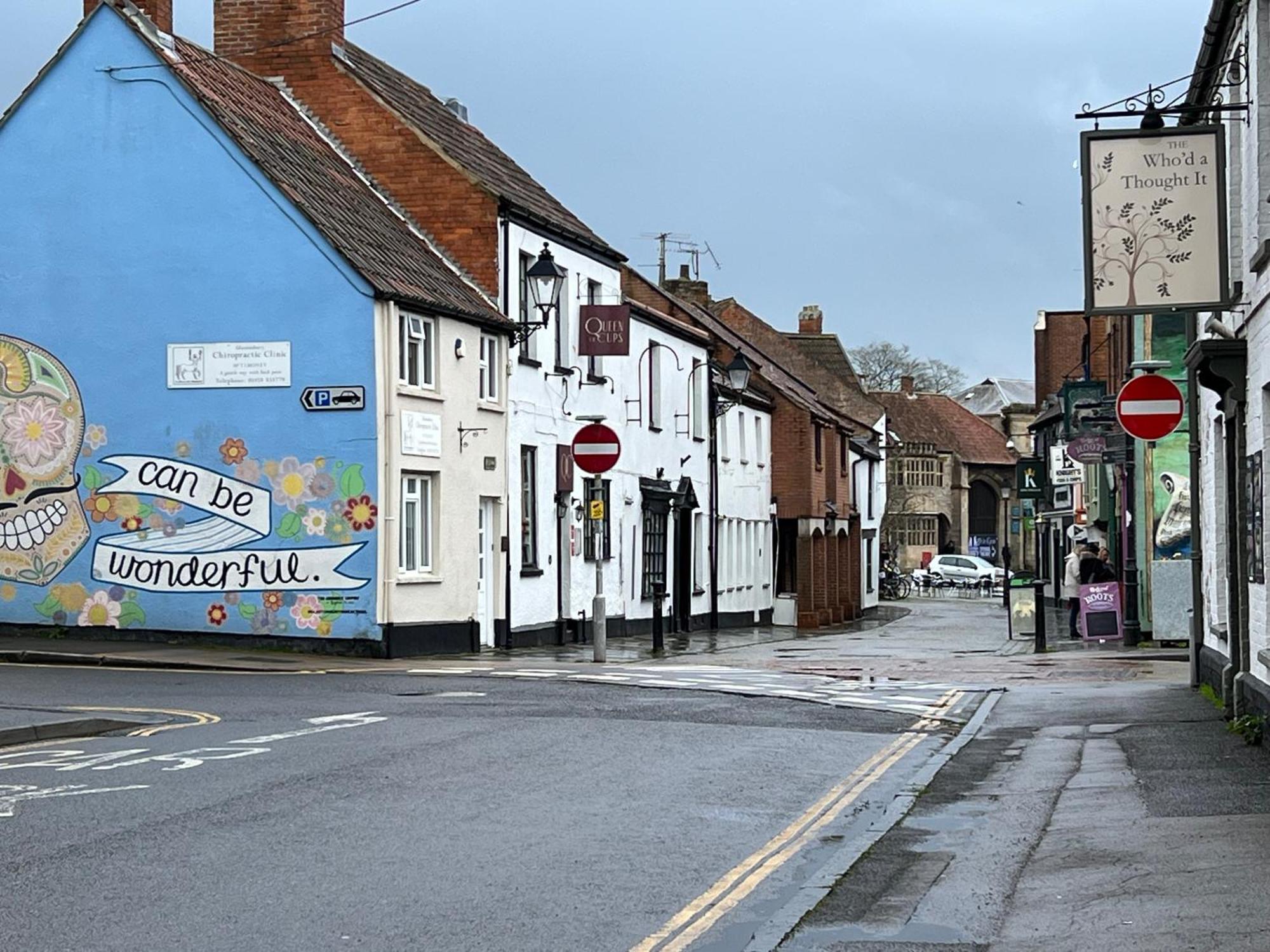 Glastonbury Secret Retreat - 1 Bd Split-Level Apt, Sleeps 3 المظهر الخارجي الصورة