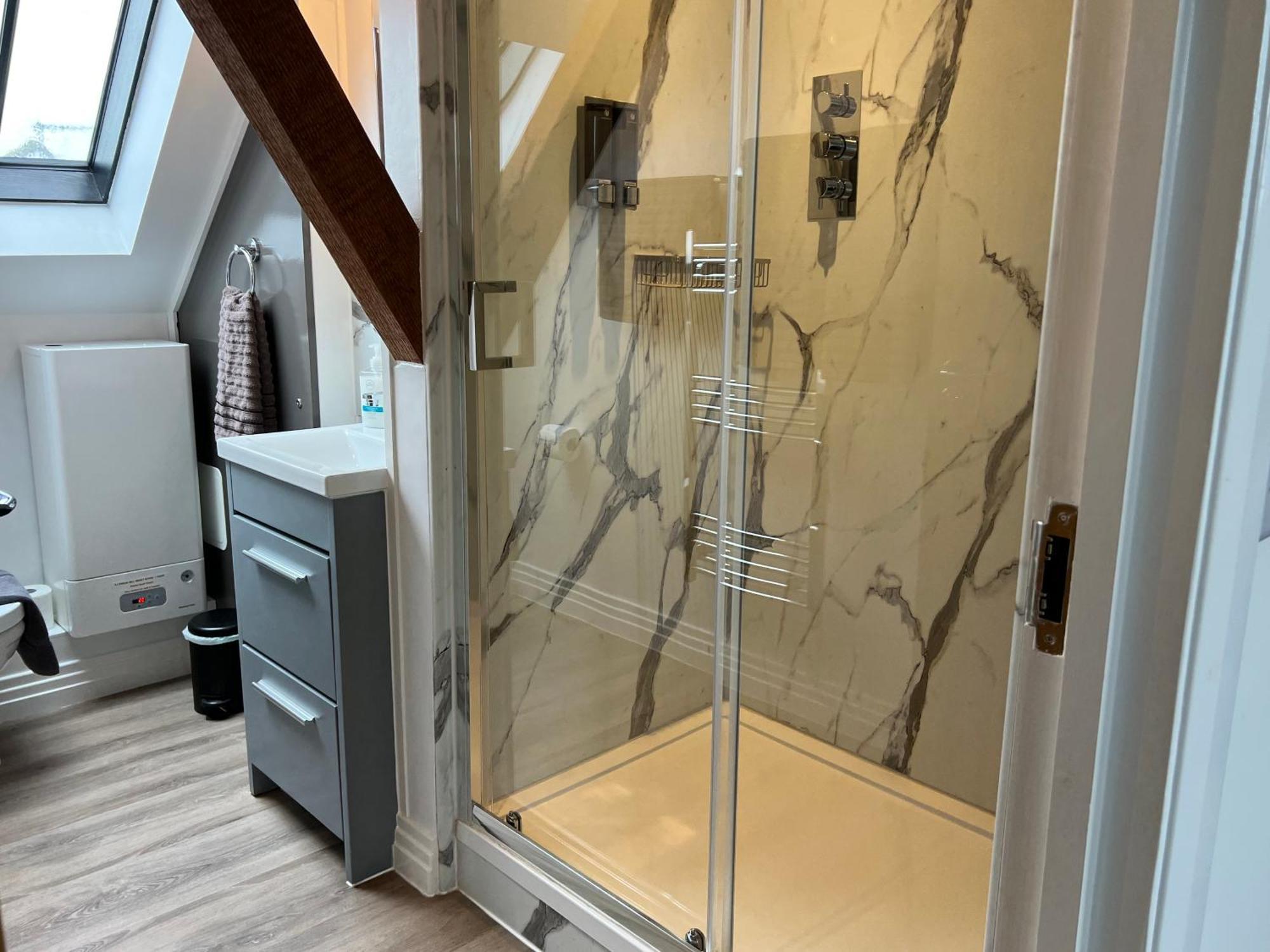 Glastonbury Secret Retreat - 1 Bd Split-Level Apt, Sleeps 3 المظهر الخارجي الصورة